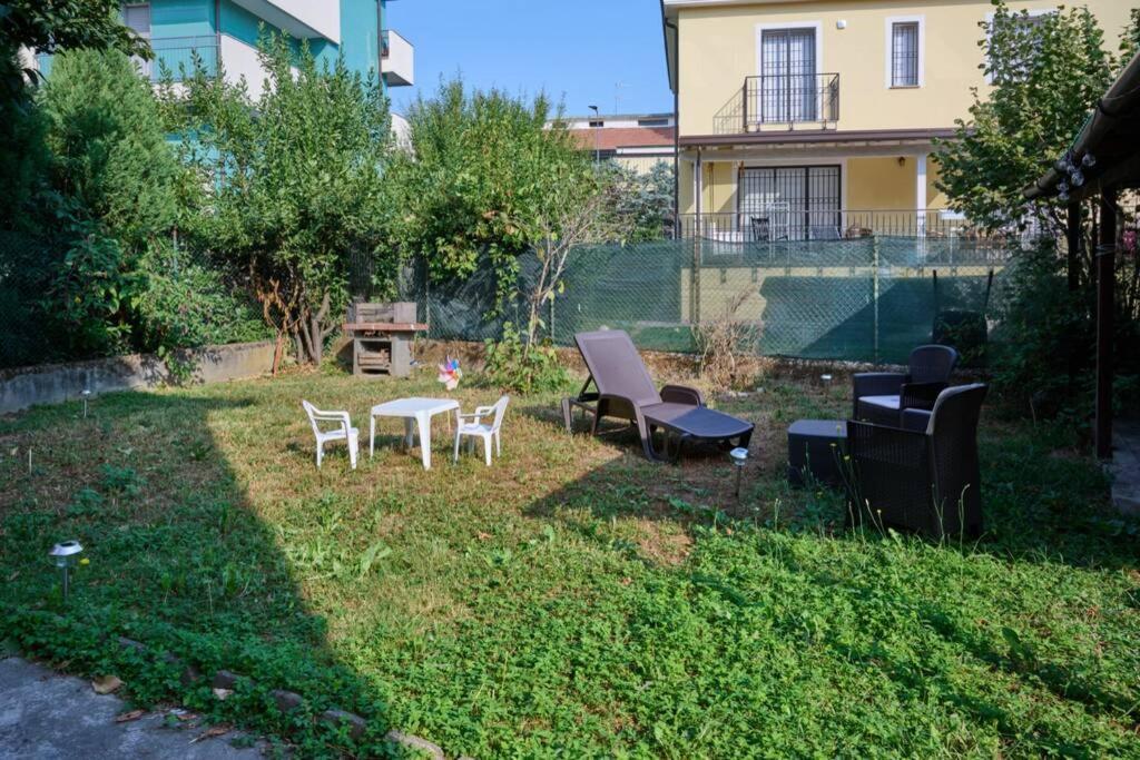 Casa Faby - Family House Milano Baggio Apartment Exterior foto